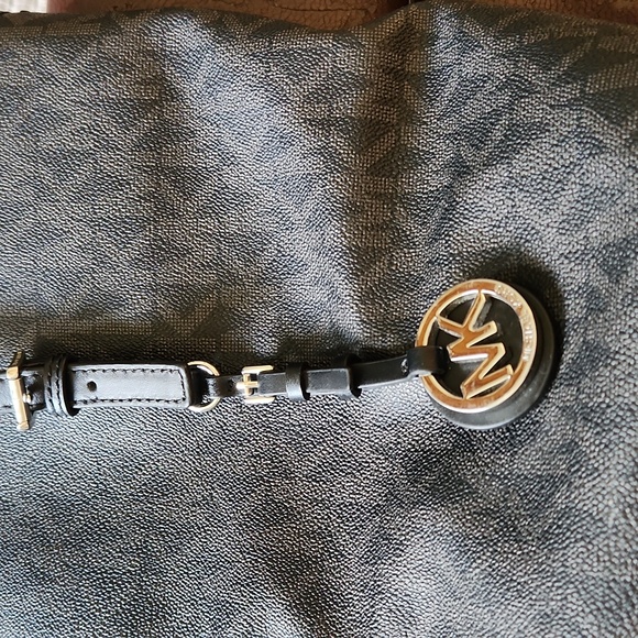 Michael Kors Black Jet Set Tote Bag - Picture 7 of 11